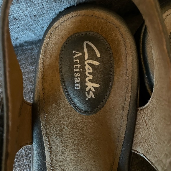 Clarks Sandel Size 9.5 Womens - Picture 2 of 4